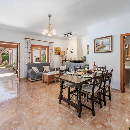 Font Campo Вілла Польєнса